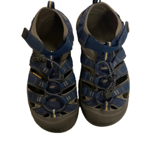 Children’s Keen runners